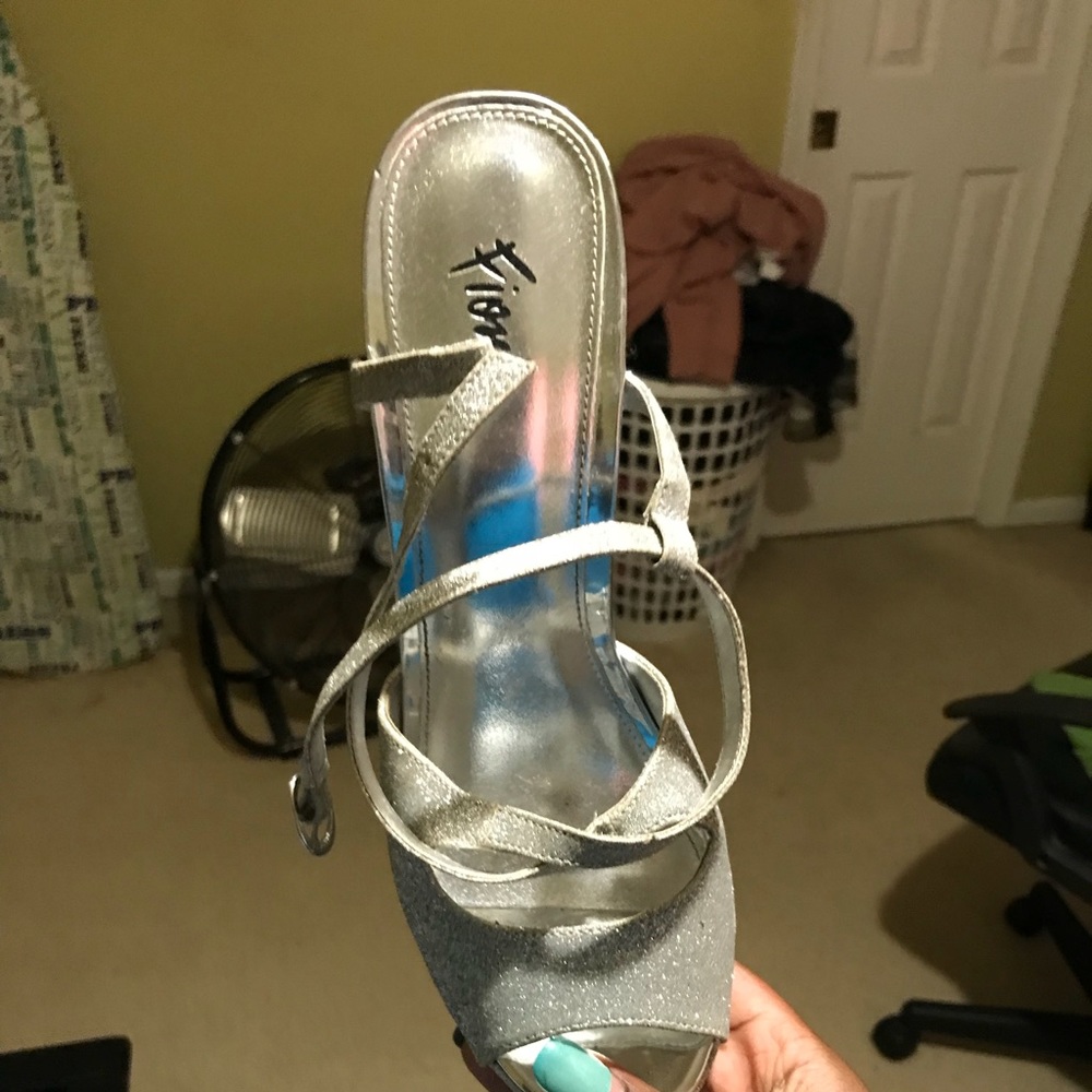 Shoes - Picture 2 of 3